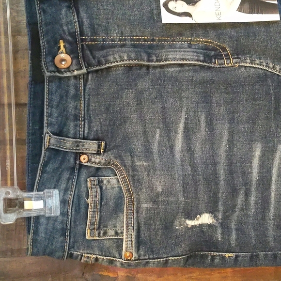 NWT Kendall + Kylie Distressed Denim Skirt - Size 9/29 - Picture 3 of 7